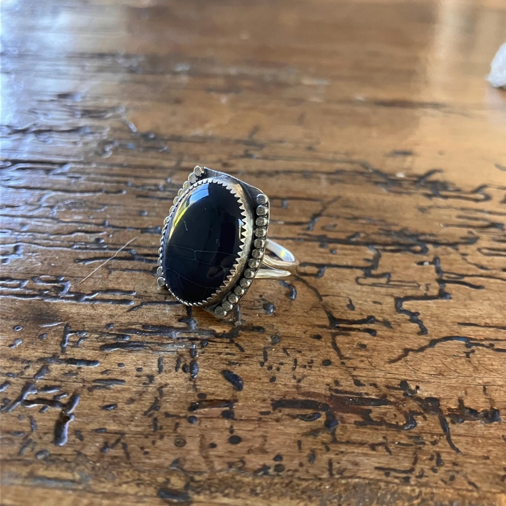 Elegant Black Silver Ring